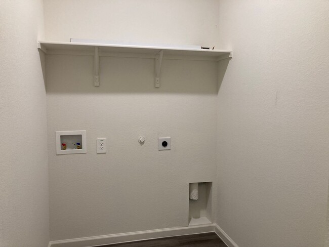 Building Photo - 3 bedroom house in Forney