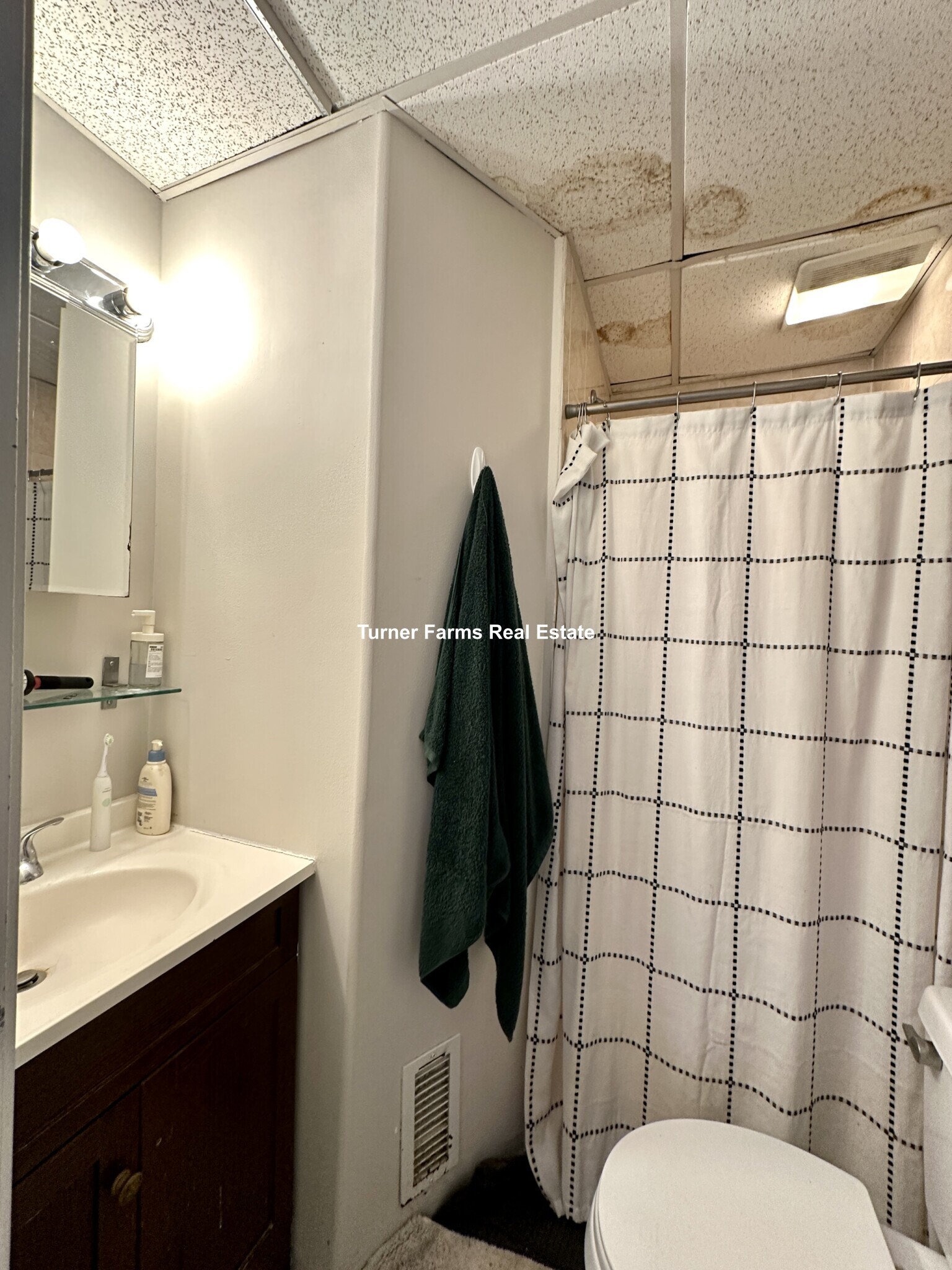 Building Photo - 105 Buttonwood St