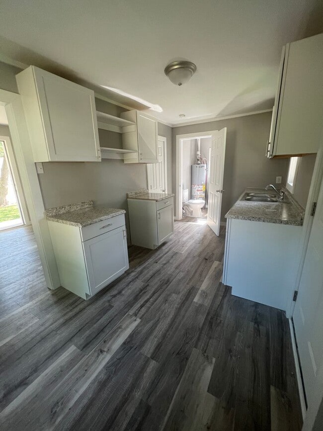 Building Photo - 1 bedroom/1 bathroom house