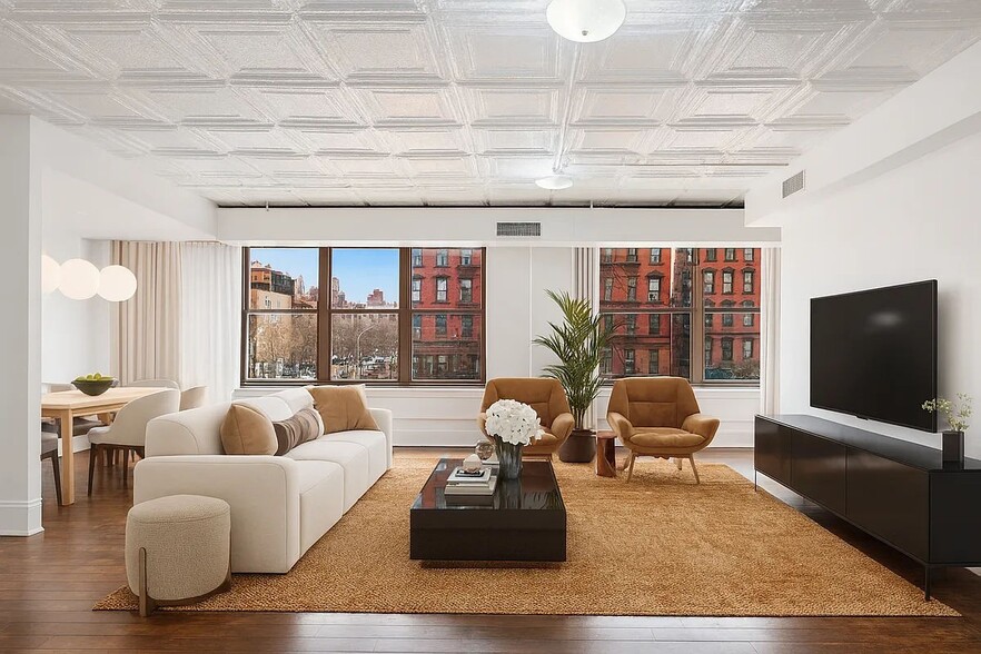 Primary Photo - 64 Delancey St