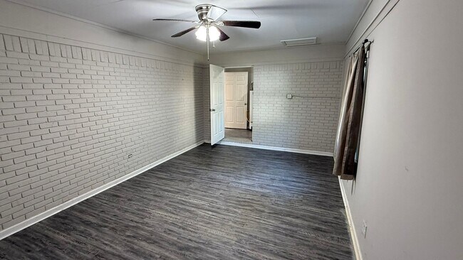 Building Photo - RATE DROP ALERT! (was $1725/month)