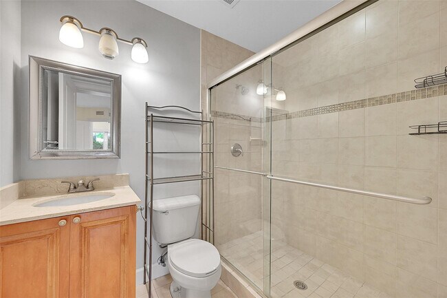 Building Photo - 410 SW 15th St