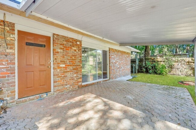 Building Photo - Ranch Home off of Skidaway Rd.