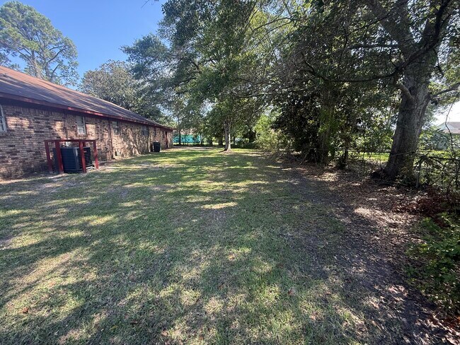 Building Photo - 4848 Saphire Ave