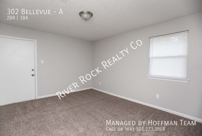 Building Photo - 302 Bellevue-A