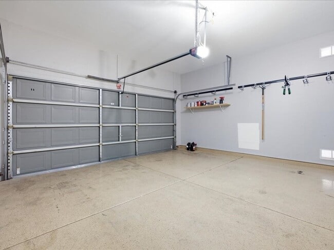 Building Photo - 601 E Pima Meadows Dr