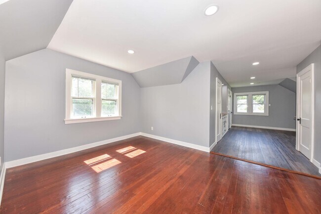 Building Photo - 4831 N 70th St