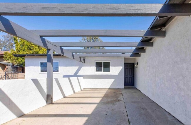 Building Photo - Spacious & Newly Renovated 4-Bed/2-Bath Ho...