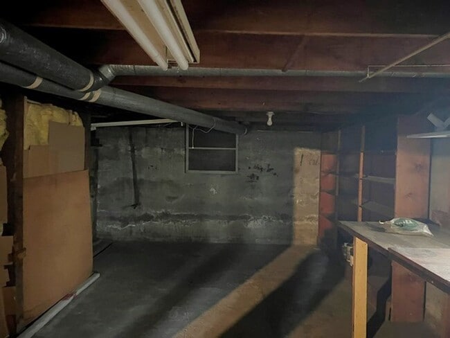 Building Photo - 2Bd/1Ba Single Story House w/ Basement - A...