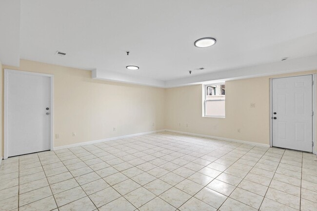 Building Photo - 587 70TH St