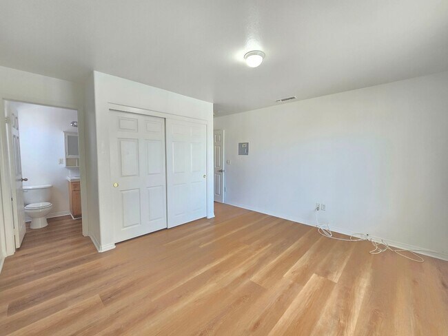 Building Photo - 9300 Holly Ave