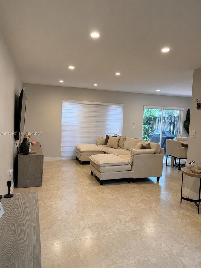 Building Photo - 7483 SW 109th Ave