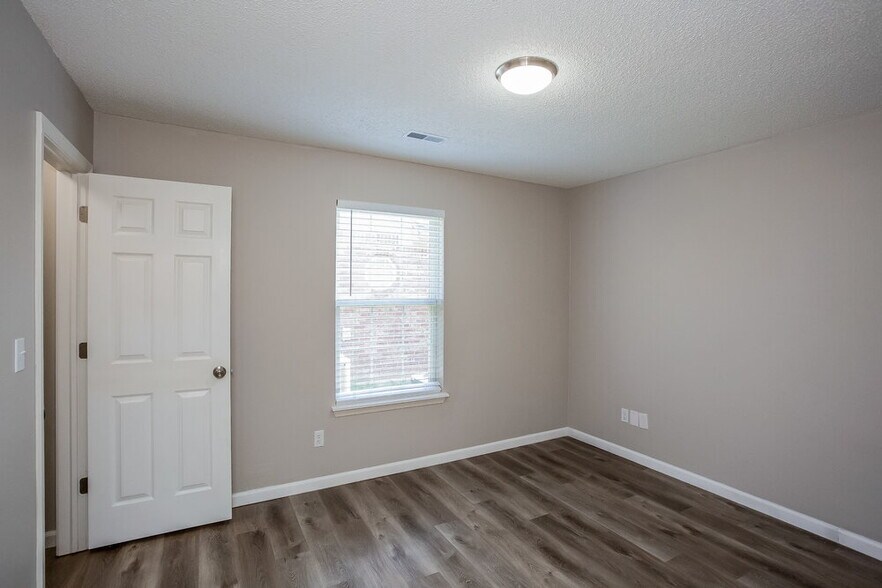 Building Photo - 6404 Amarillo Way