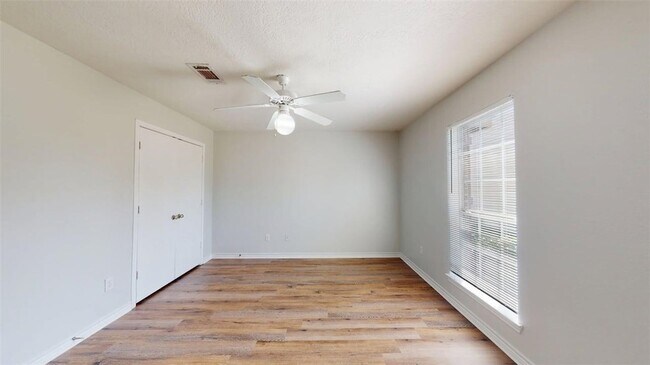 Building Photo - 4131 McFarland Dr