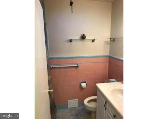 Building Photo - 5149 Arbor St