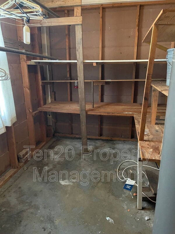 Building Photo - 411 20th Ave