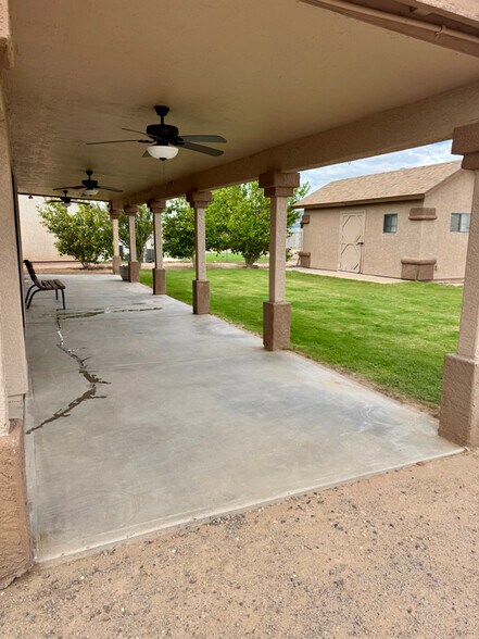 Primary Photo - 10230 W Catalina Dr