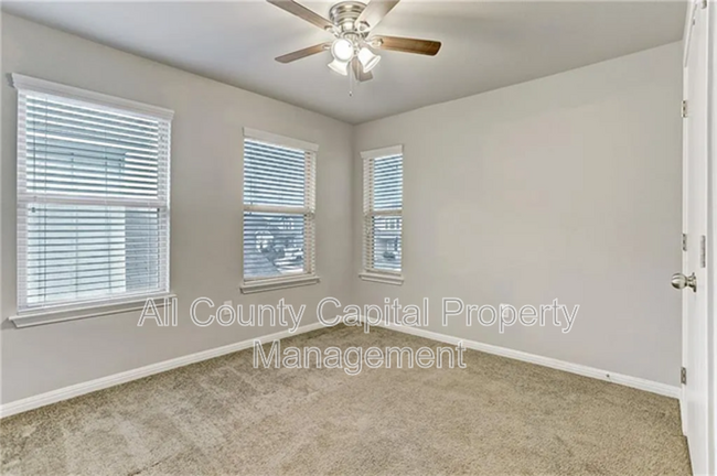 Building Photo - 424 Wapiti Rd