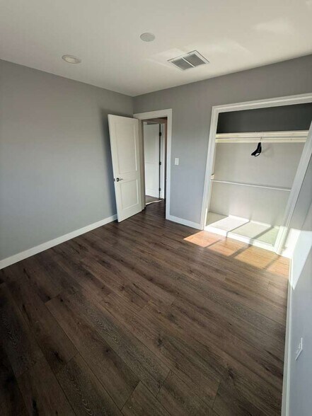 Hallway Bedroom with Closet - 495 Queen Anne Dr