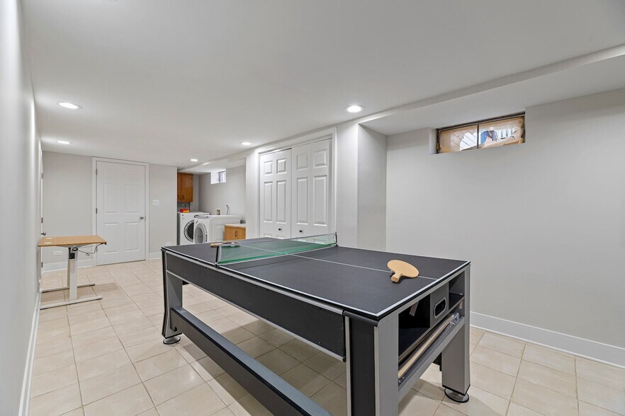 Building Photo - 9084 Barberry Ln