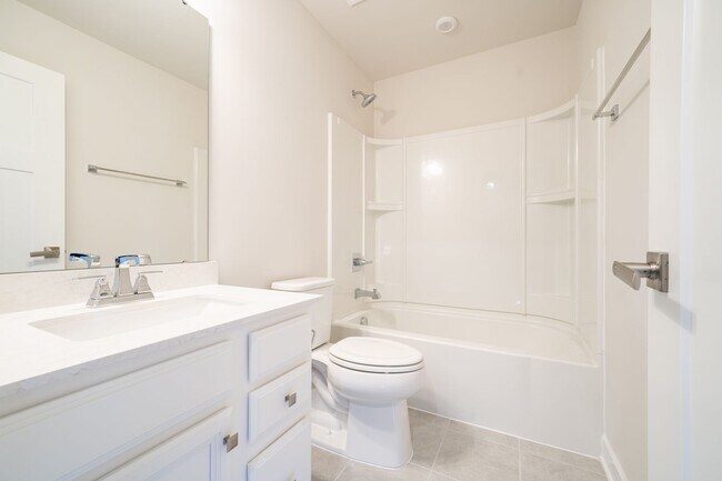 Building Photo - Townhome on the Chapel Hill/Durham line- A...