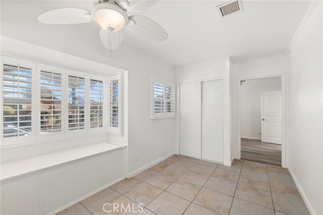 Building Photo - 587 E Arrow Hwy