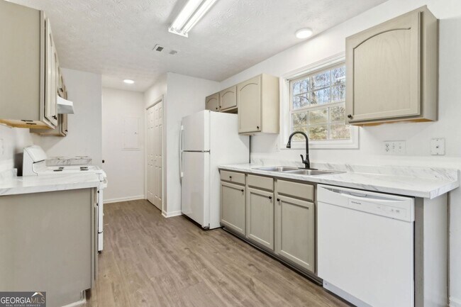 Building Photo - 410 Shenandoah Ct