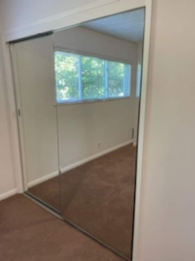 Building Photo - Adorable Home with Lots of Upgrades!