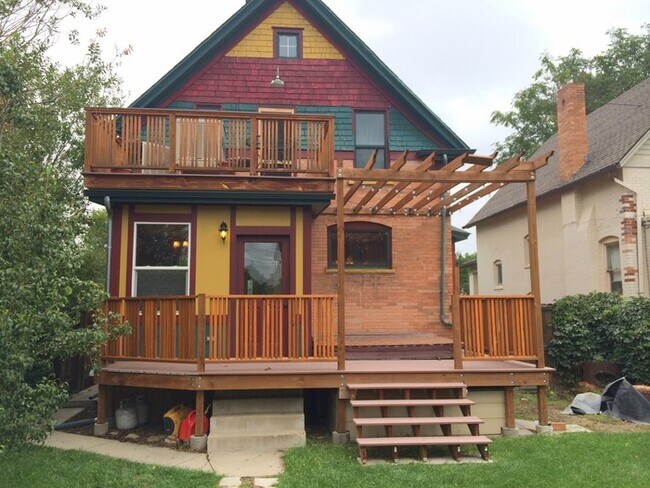 Building Photo - 3029 Race St