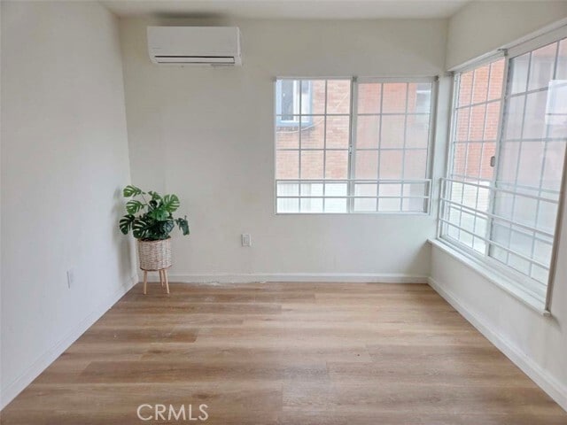 Building Photo - 1313 S Bronson Ave