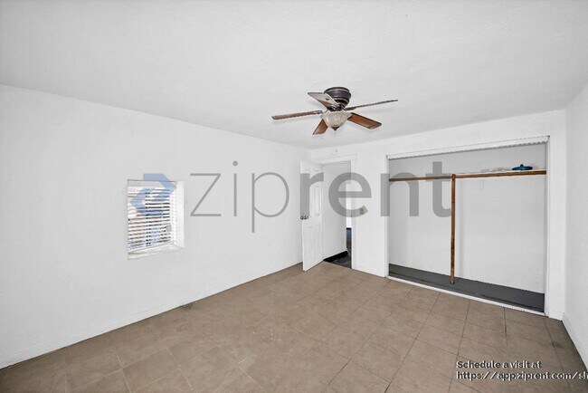 Building Photo - 82481 Valencia Ave
