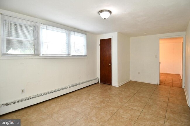 Building Photo - 14105 Robinson Ct