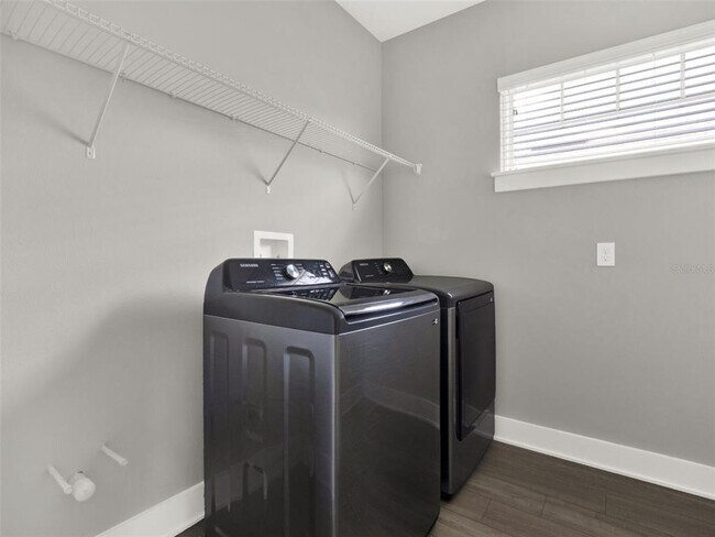 Building Photo - 13782 Grignard Aly