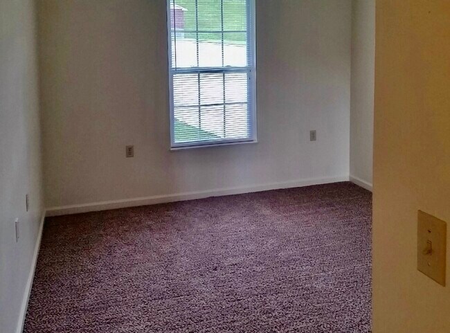 Building Photo - 8446 Shawn Ridge Dr