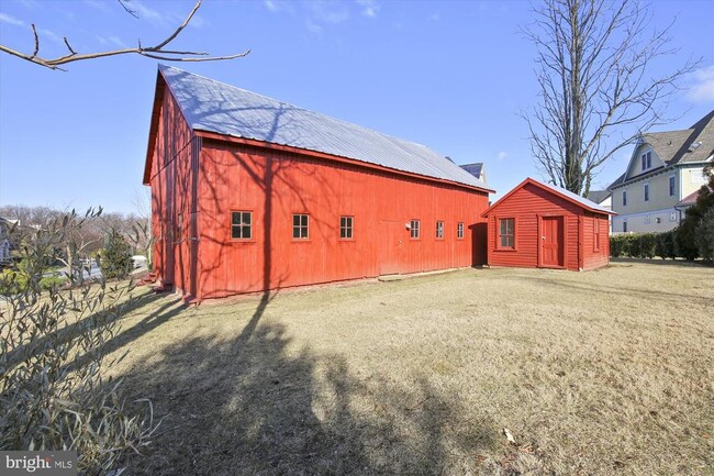 Building Photo - 18 Blue Hosta Way