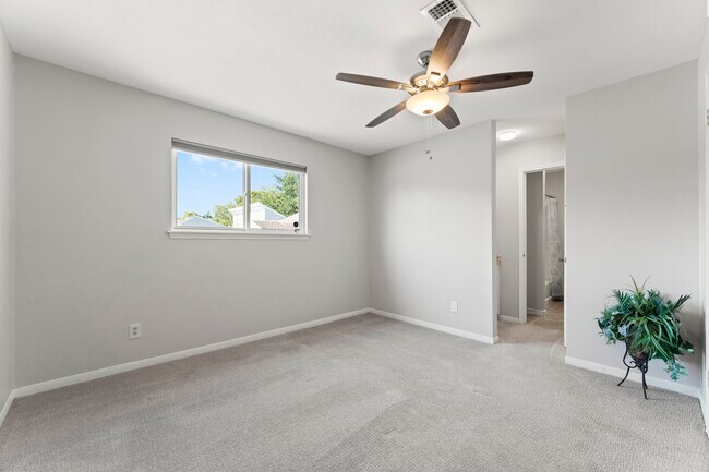 Building Photo - 71 Hideaway Dr