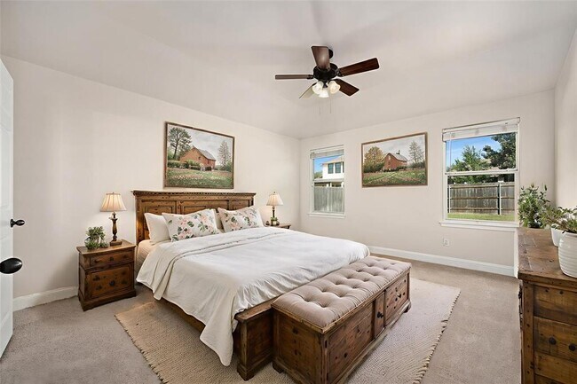 Building Photo - 7817 Squirrel Hollow Dr