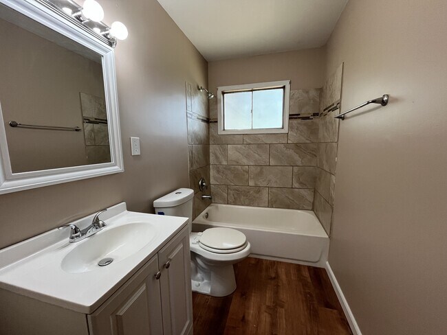Building Photo - 4018 Redick Ave