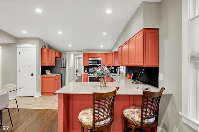 Building Photo - 140 N Main St