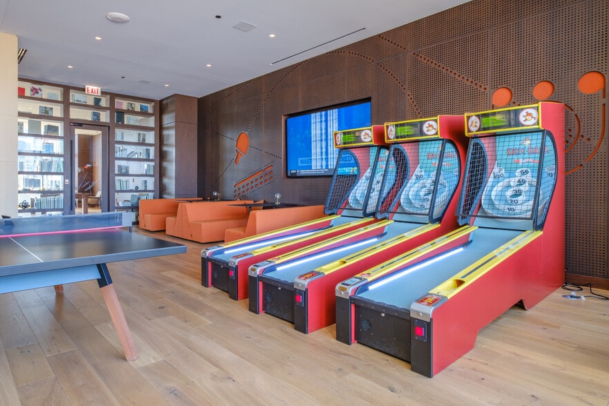 Building Photo - 1232 S Indiana Ave