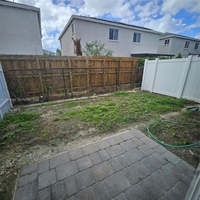 Building Photo - 1720 SE 9th Ave