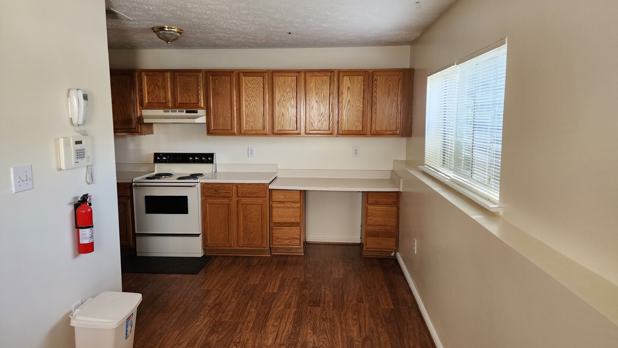 Building Photo - 134 Azalea Ct