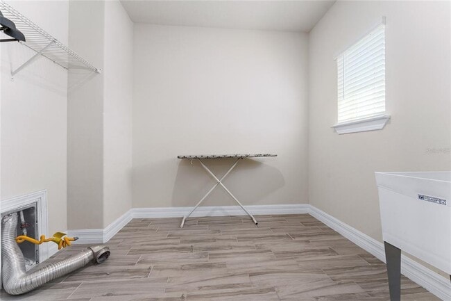 Building Photo - 9242 Hanging vine court