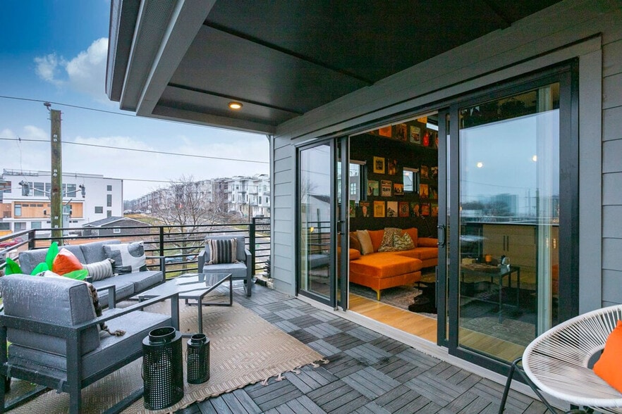 Building Photo - 1011 12th Ave S