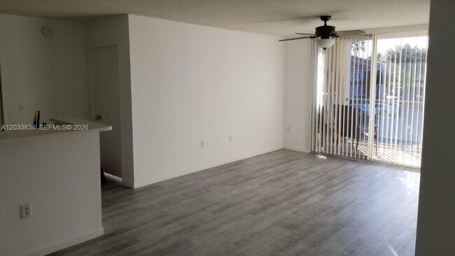 Building Photo - 7856 Sonoma Springs Cir