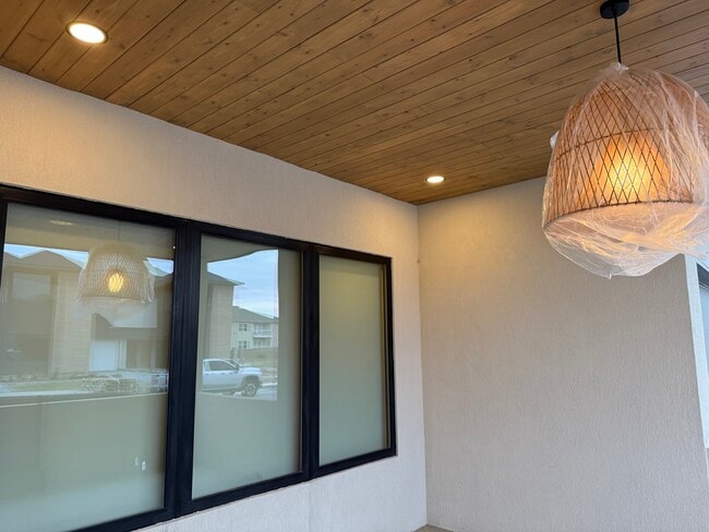 Building Photo - 714 Sage Ln