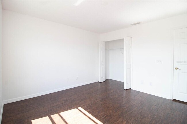 Building Photo - 667 Downing Cir