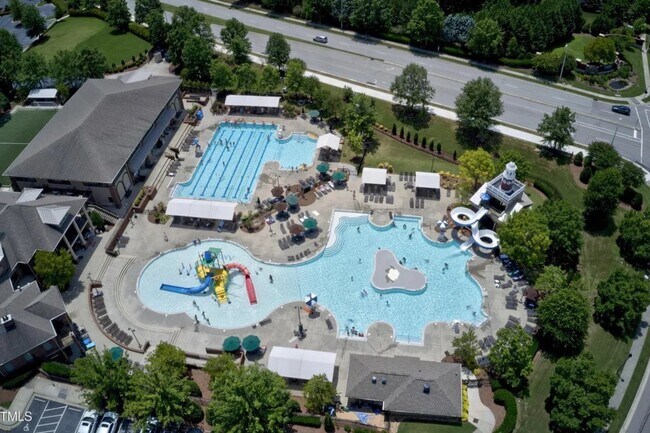 Building Photo - 512 War Admiral Ct