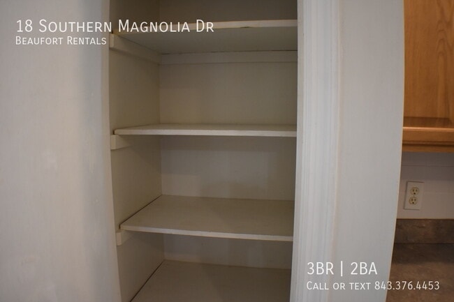 Building Photo - 18 Southern Magnolia Dr