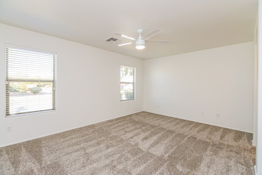 Building Photo - 1459 E Shari St